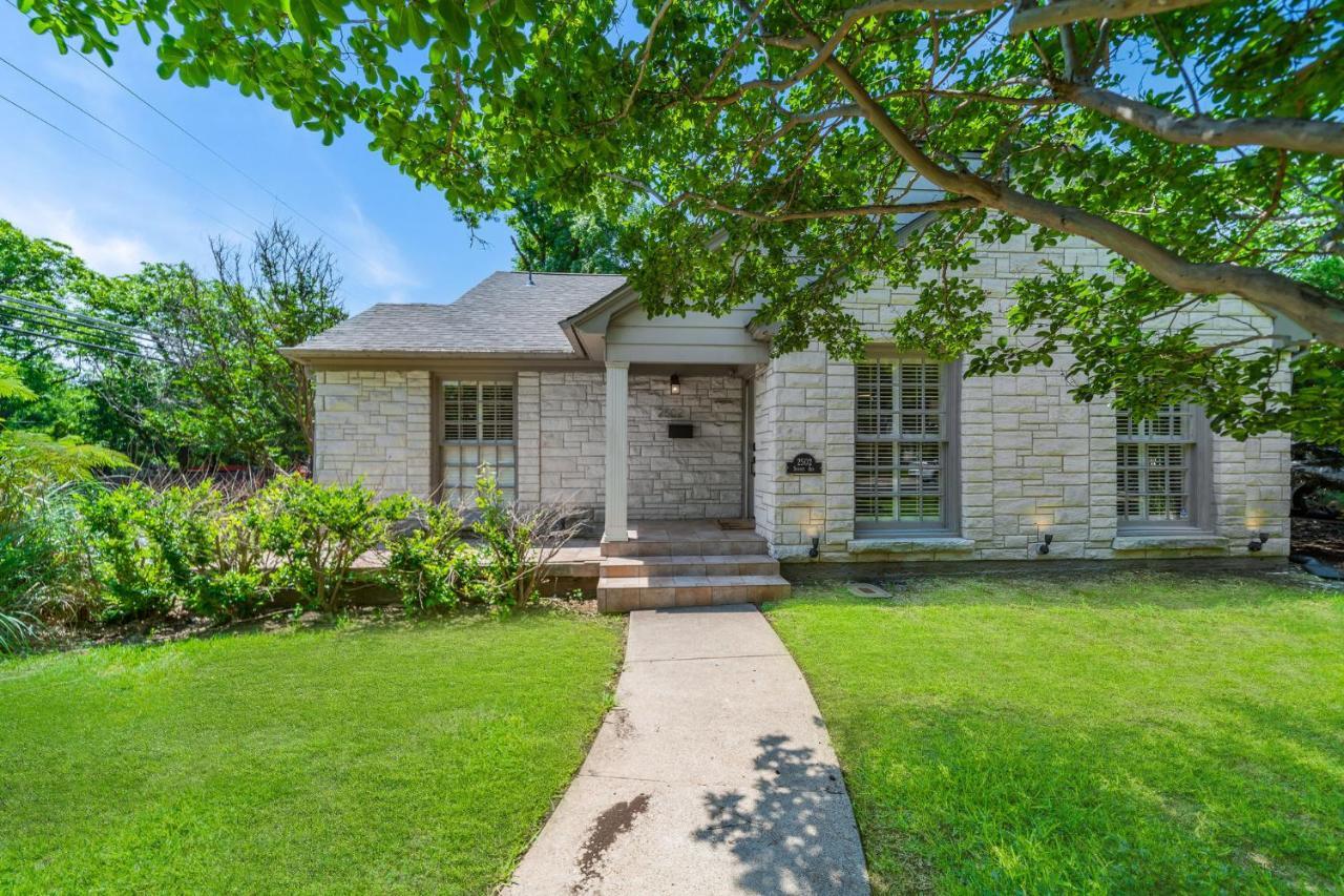 Sunset House - Luxury Pool And Hot Tub Retreat Villa Dallas Exterior photo